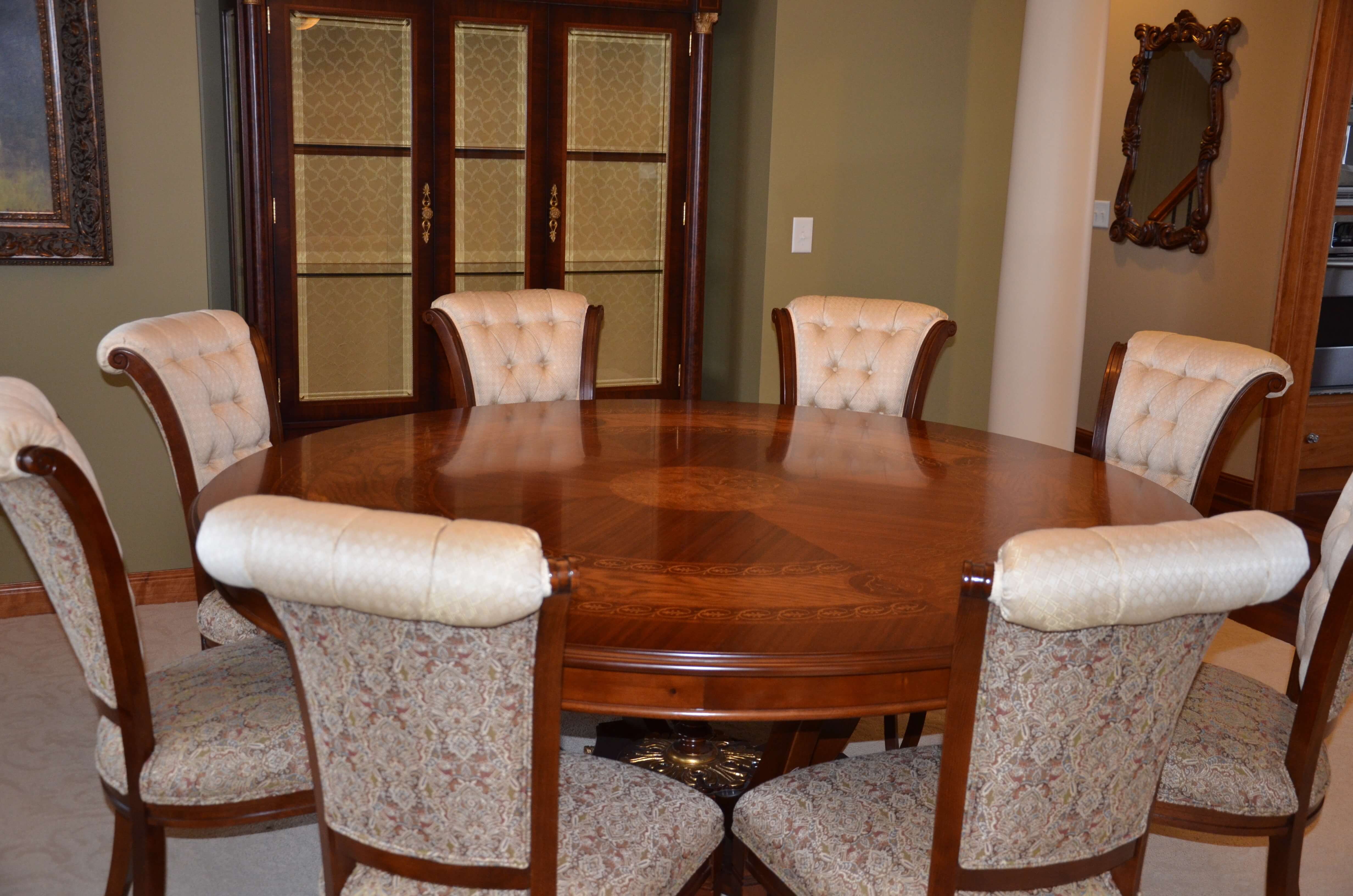 Round Dining Room Tables Seats 8